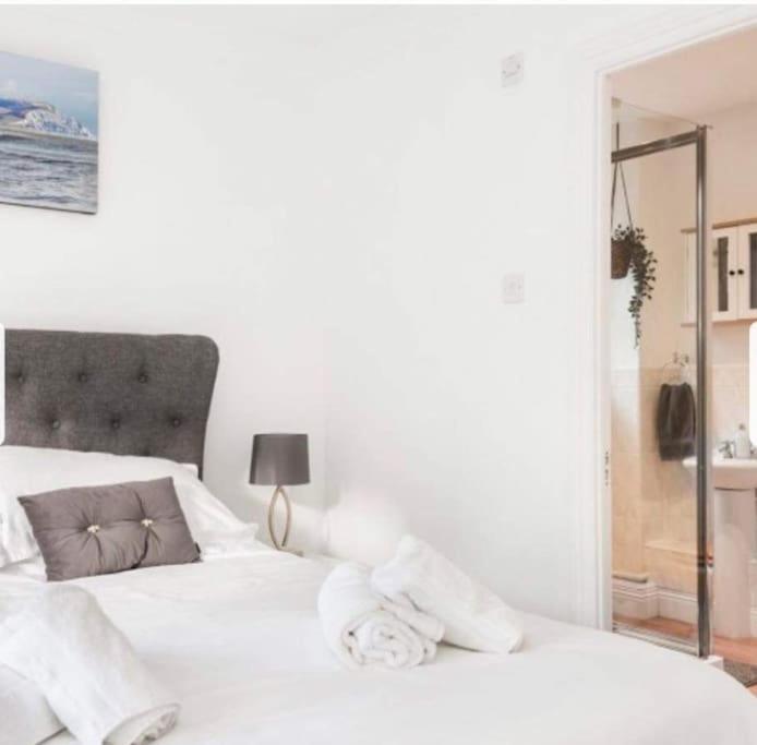 Beautiful Large Property, Sleeps 9 Walking Distance To The Sea , Beaches And Restaurants Fantastic Interior Lyme Regis Eksteriør bilde